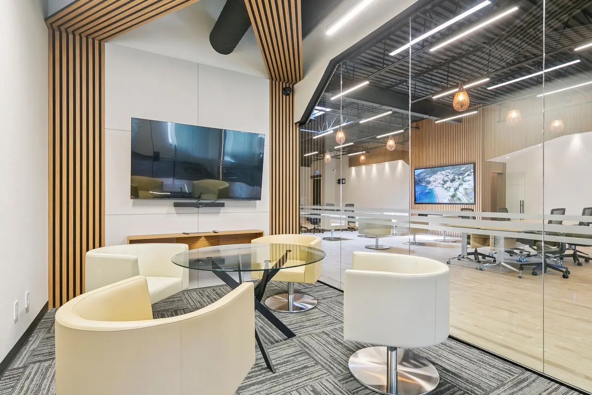 320 Matheson BLVD W #211-B, Mississauga, ON L5R 3R1