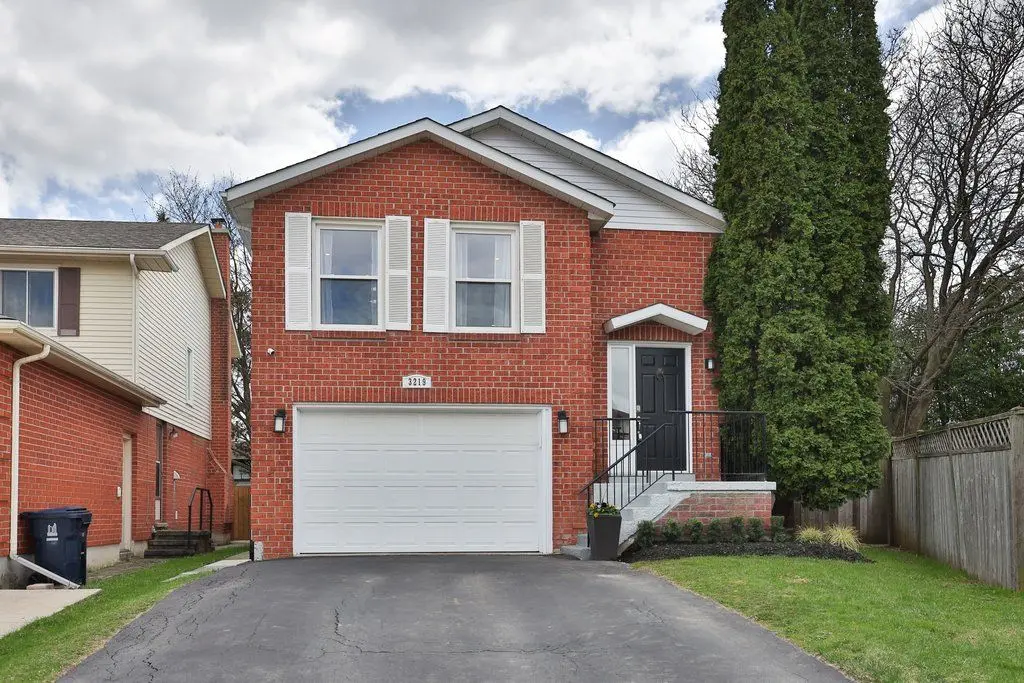 3219 Twin Oaks CRES, Burlington, ON L7M 3A1
