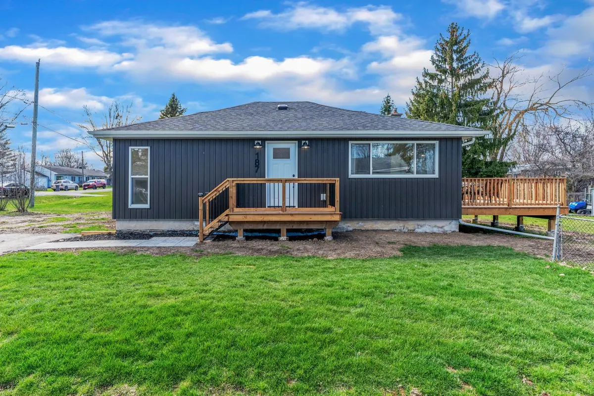 187 Lakeview AVE, Kingston, ON K7M 3V2