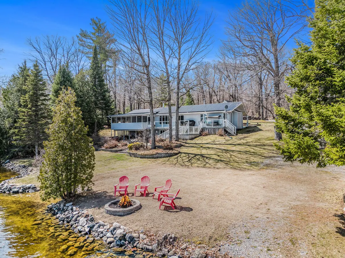 1172 Snye RD, Lanark Highlands, ON K0A 3L0