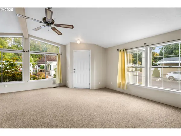 318 PEACOCK LN, Kelso, WA 98626