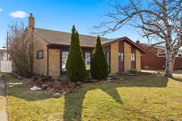 2765 Dunlop ST, Trenton, MI 48183