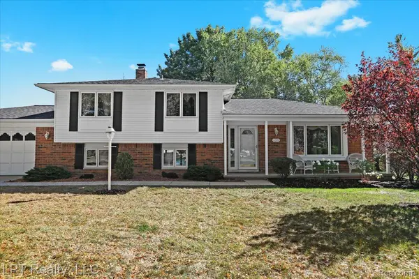 6378 Emerald Lake DR, Troy, MI 48085