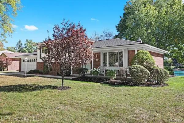 6378 Emerald Lake DR, Troy, MI 48085