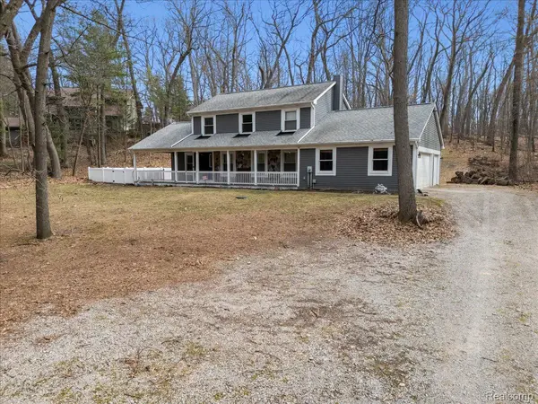 2477 Spruce RDG, Oceola Township, MI 48855