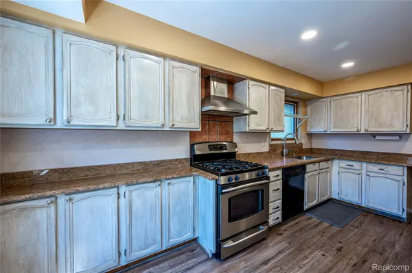 3915 Parkview DR, Royal Oak, MI 48073