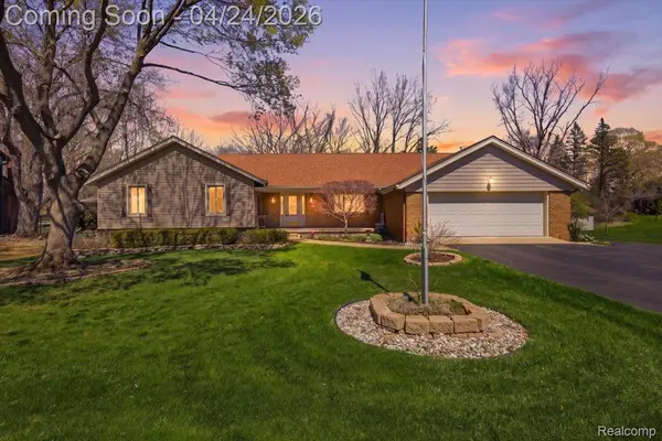 5055 Candlewood DR, Grand Blanc Charter Township, MI 48439