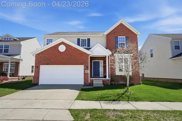 59625 Twin Pines DR, Lyon Charter Township, MI 48165