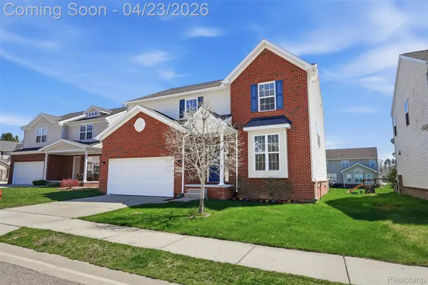 59625 Twin Pines DR, Lyon Charter Township, MI 48165