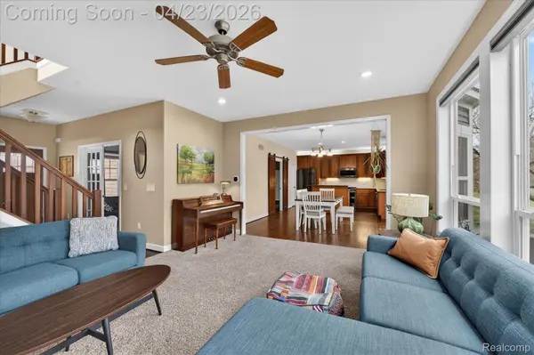 1215 Riverside ST, Milford Village, MI 48381