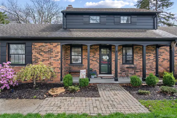 44451 Harmony LN, Van Buren Charter Township, MI 48111