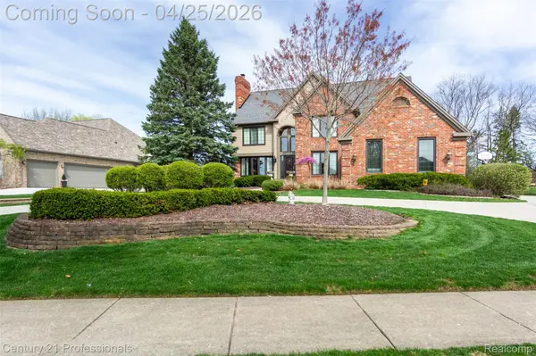 4680 Rambling DR, Troy, MI 48098