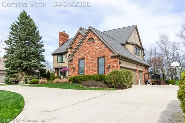 4680 Rambling DR, Troy, MI 48098