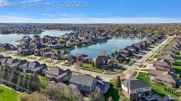 4366 S Lake LN, Shelby Charter Township, MI 48316