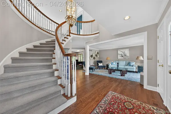 21874 Picadilly CIR, Novi, MI 48375