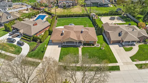 409 Crescent DR, Dearborn, MI 48124