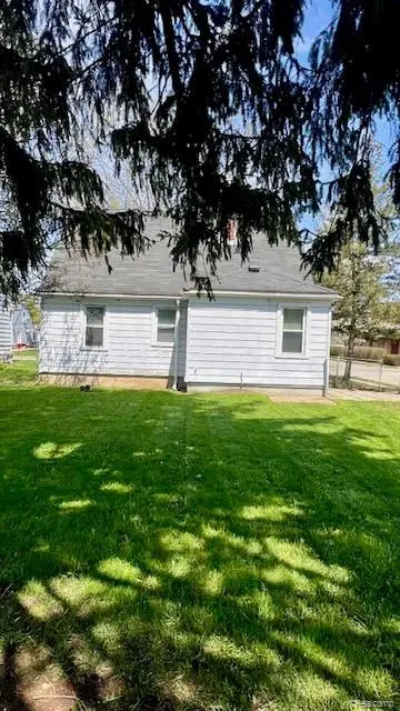 17758 Lincoln AVE, Eastpointe, MI 48021