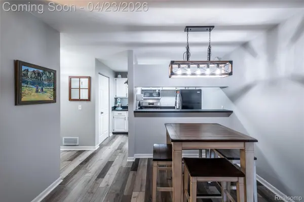 1221 Curzon CT #203, Howell, MI 48843