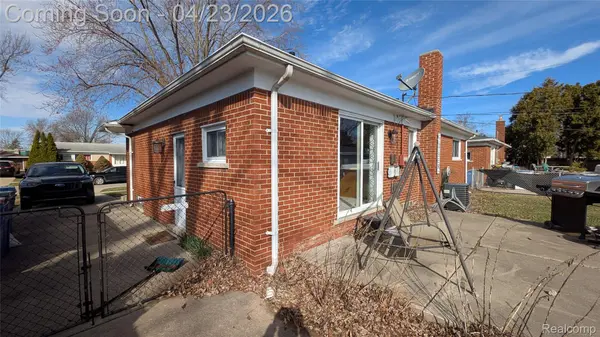 28640 Bradner DR, Warren, MI 48088