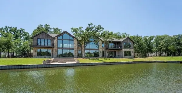 112 Pinnacle Club Drive, Mabank, TX 75156