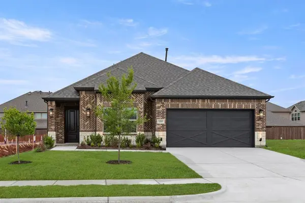 1315 Woodpecker Lane, Mansfield, TX 76063