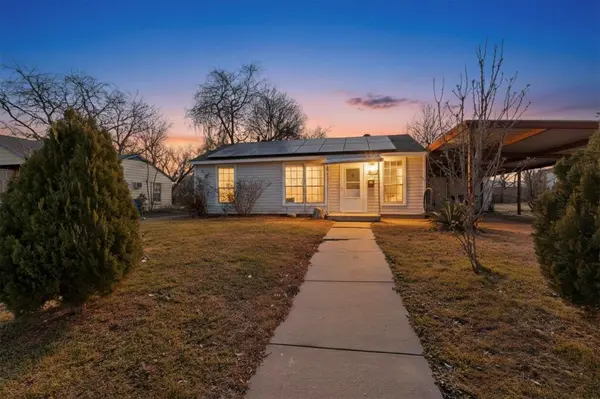 1704 Bell Avenue, Blue Mound, TX 76131