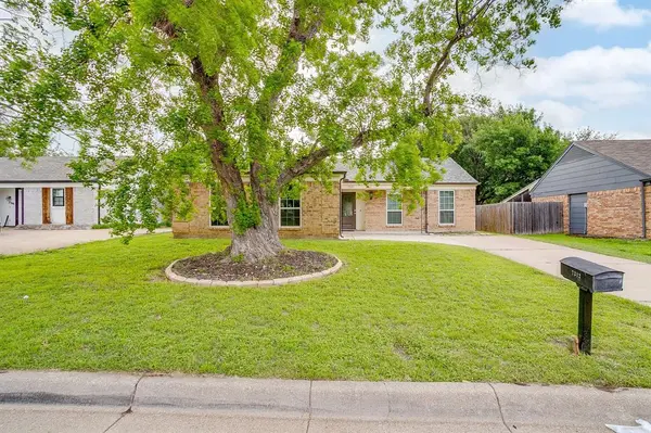 7312 Strawberry Way, Fort Worth, TX 76137