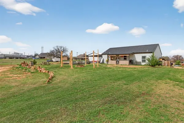 2225 J E Woody Road, Springtown, TX 76082