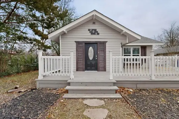 206 Farley Street, Waxahachie, TX 75165