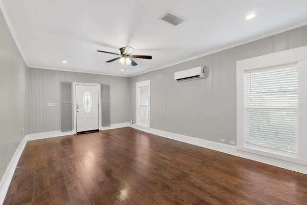 206 Farley Street, Waxahachie, TX 75165