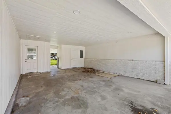 1704 Harris Street, Gainesville, TX 76240