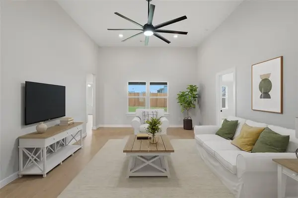 407 E Boyd Avenue, Boyd, TX 76023