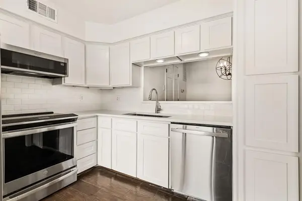 5200 Martel Avenue #18D, Dallas, TX 75206