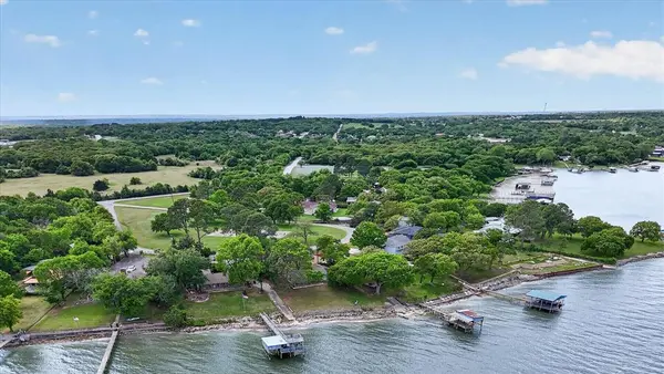 11740 East Court, Azle, TX 76020