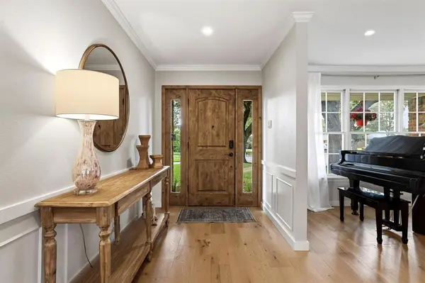 10106 Crestover Circle, Dallas, TX 75229