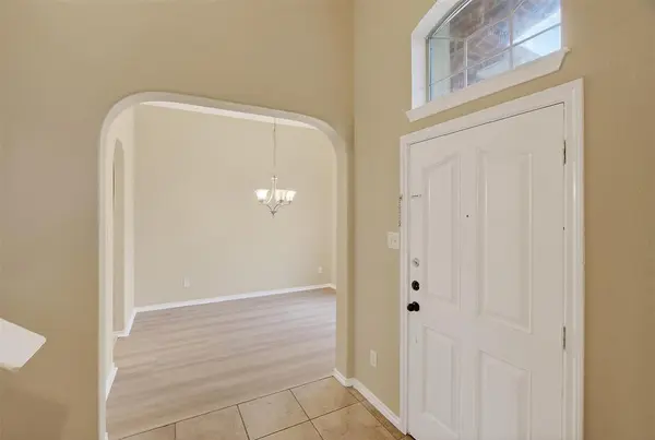 913 Poncho Lane, Fort Worth, TX 76052