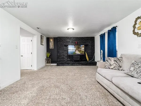 225 Fairfax ST, Colorado Springs, CO 80911