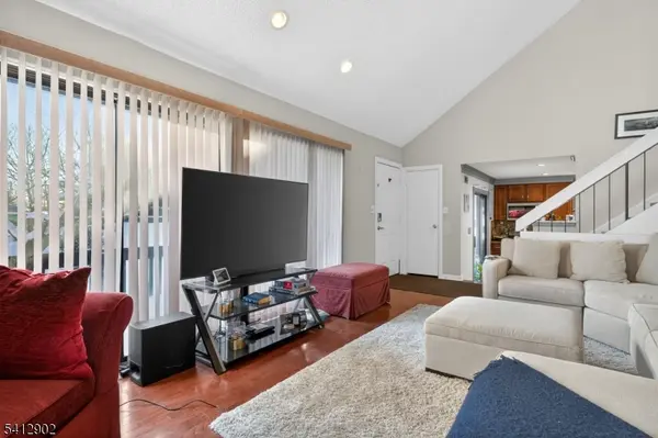 9 Kingsberry Dr, Franklin Twp., NJ 08873