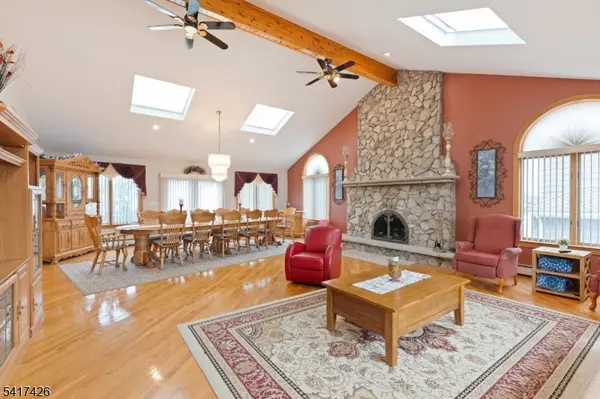 512 Van Bussum Ave, Garfield City, NJ 07026