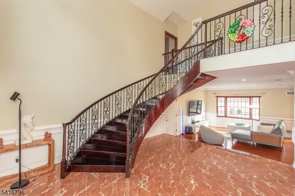 35 Waughaw Rd, Montville Twp., NJ 07082