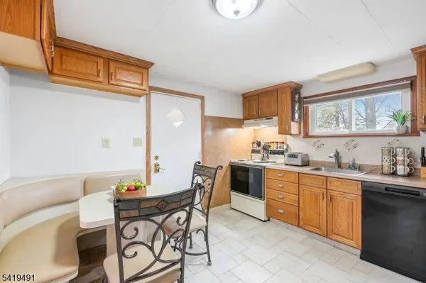 34 Lakeview Ave, Butler Boro, NJ 07405