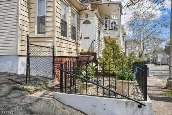 70 9Th Ave, East Orange City, NJ 07018