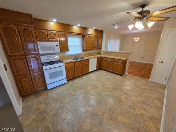 236 Merchants Ave, South Plainfield Boro, NJ 07080