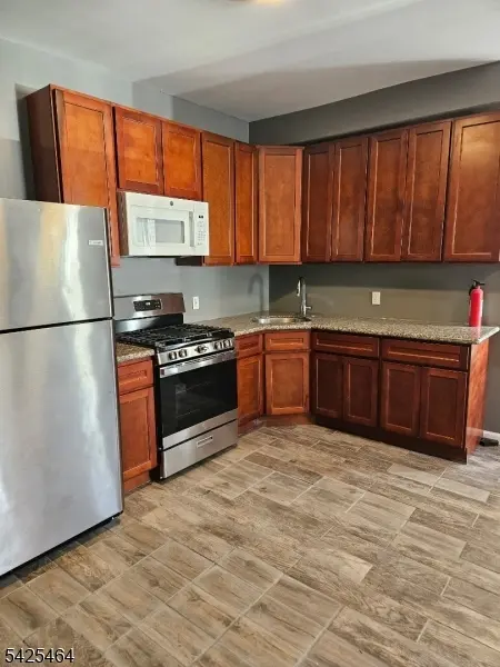 310 Halsted St, East Orange City, NJ 07018