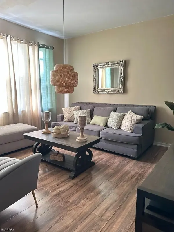 520 E 24Th St #3, Paterson City, NJ 07514