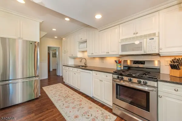 116 Myrtle Ave, Cedar Grove Twp., NJ 07009