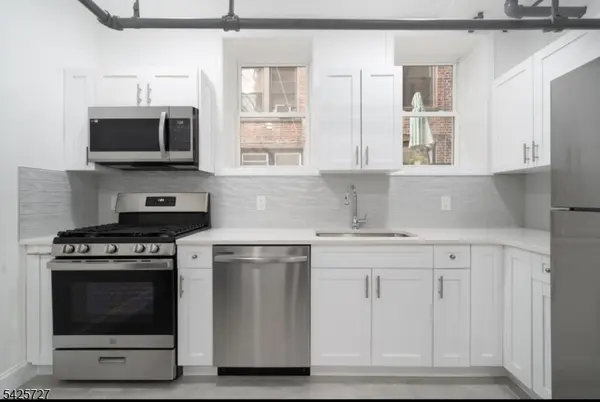 340 Fairmount Ave #C3, Jersey City, NJ 07306