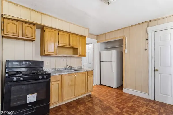 90 Renner Ave, Newark City, NJ 07112