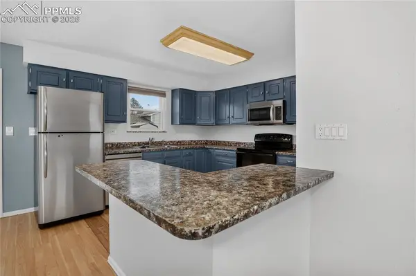 6840 Parkridge CT, Colorado Springs, CO 80915