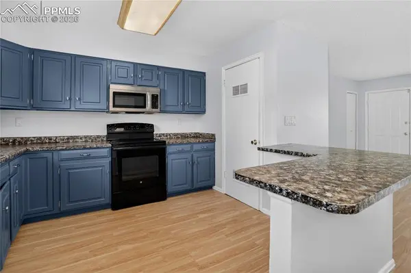 6840 Parkridge CT, Colorado Springs, CO 80915